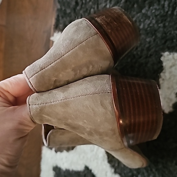 Sam Edelman sz 7.5 tan gray suede ankle boots - Picture 3 of 7